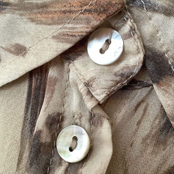 VINTAGE Silk Chiffon Animal Print Blouse Size M - Picture 10 of 13